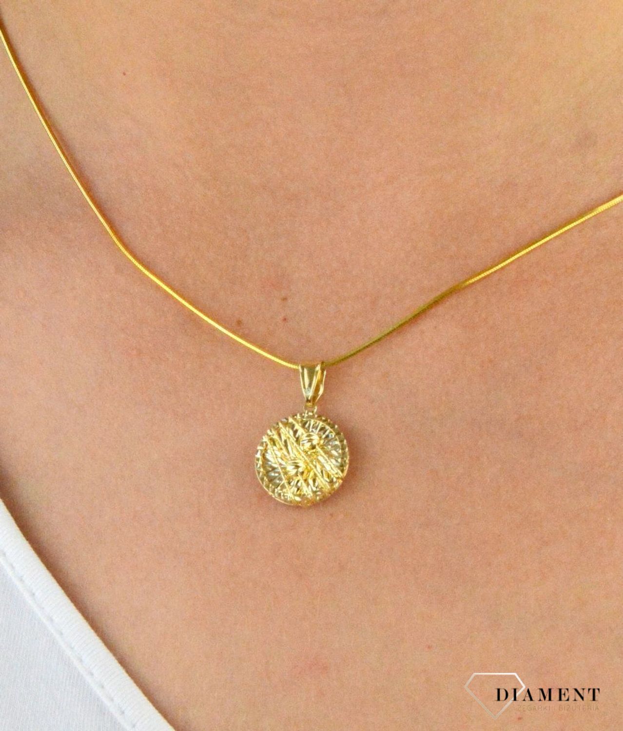 Zawieszka złota kółko grawerowane ZA 6335A.jpg